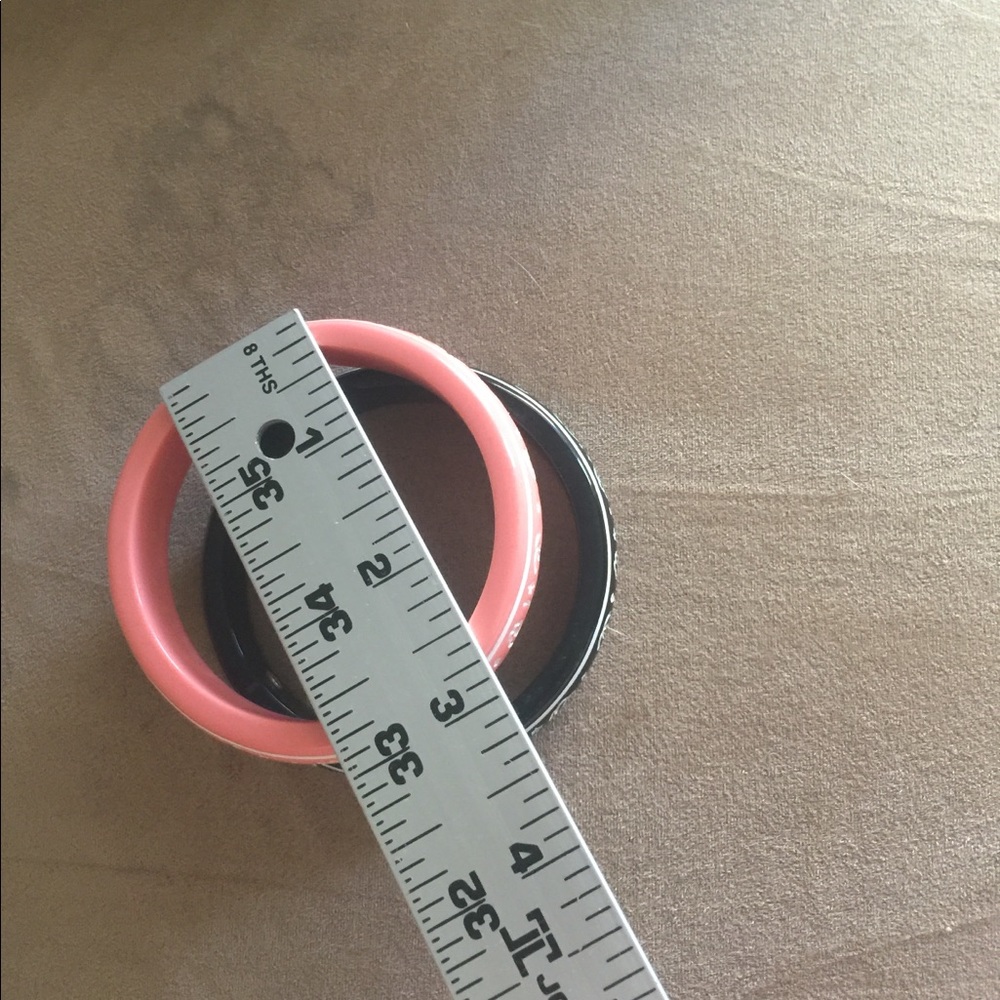 CHANEL RARE PINK LOGO BRACELET๐HP - Picture 5 of 5